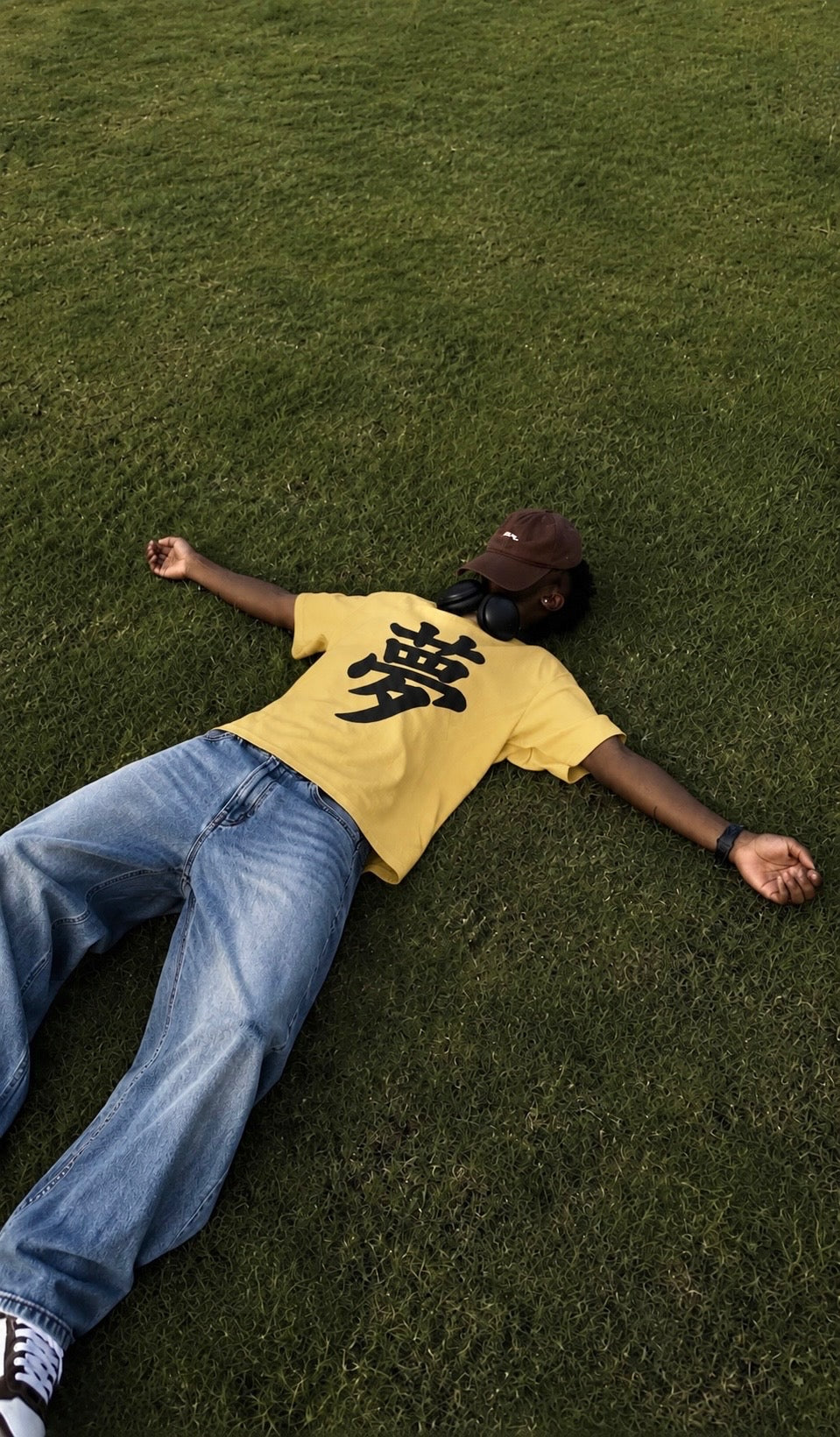 Yellow oversized "cold / 寒" T-shirt
